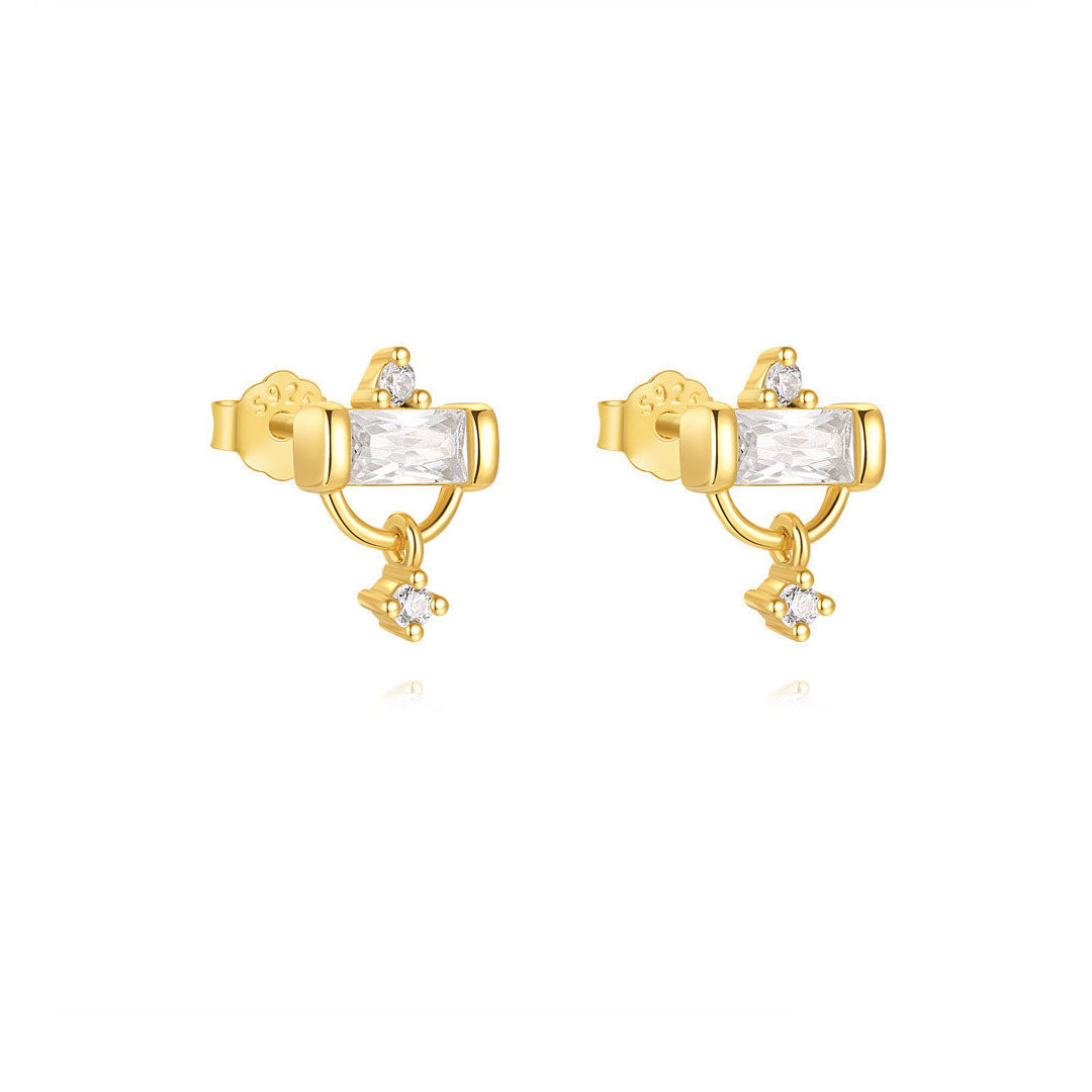 Viktorie – Boucles d'oreilles en or délicates avec une subtile éclat.