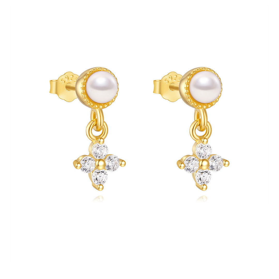 Viktorie – Boucles d'oreilles en or délicates avec une subtile éclat.