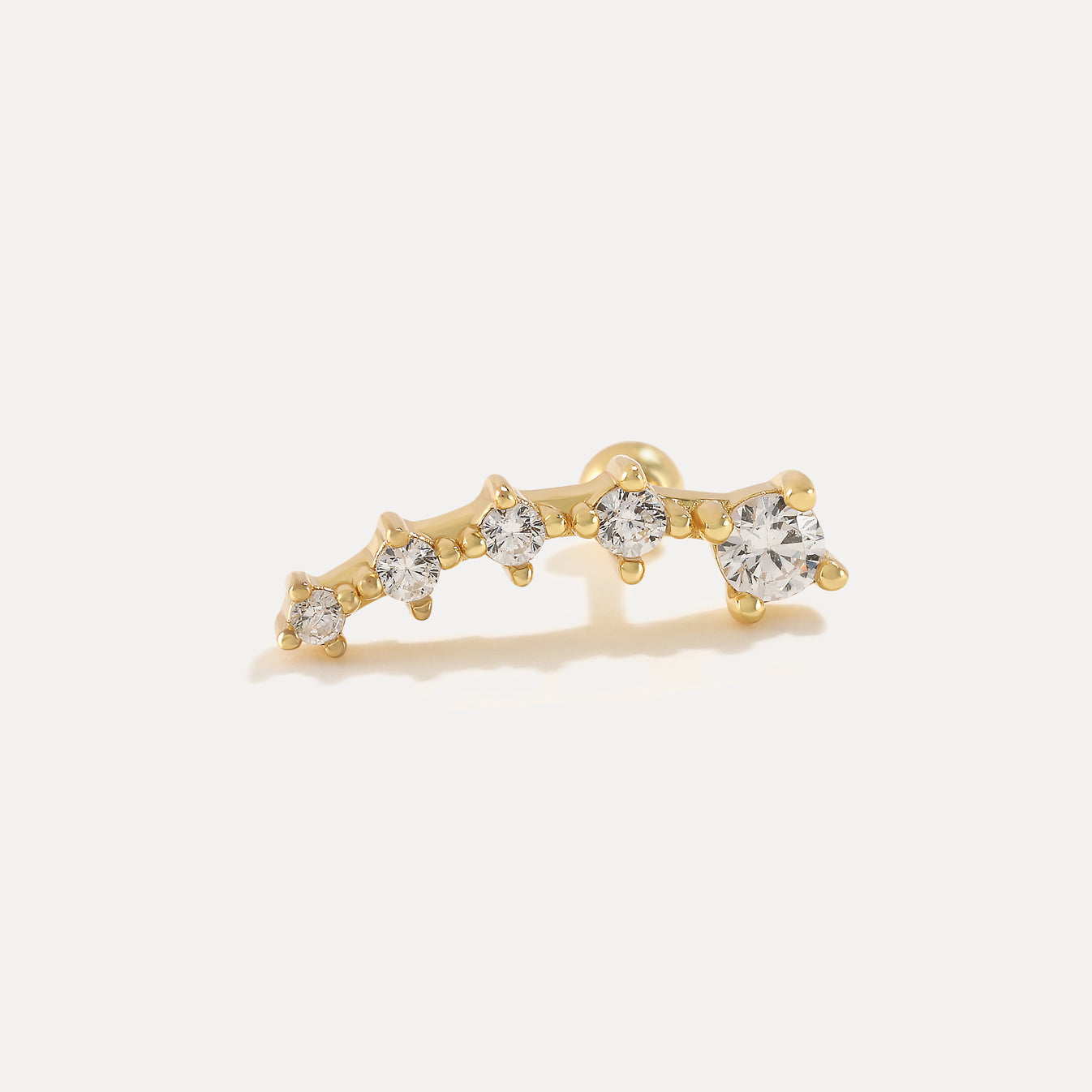 Karolína – Boucles d'oreilles en or au design délicat.