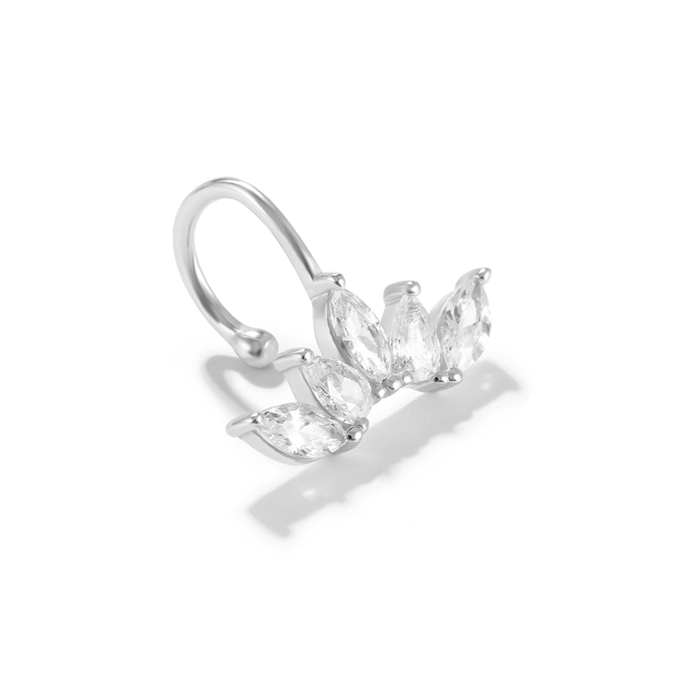 Alena – Boucles d'oreilles en or délicates au charme raffiné.