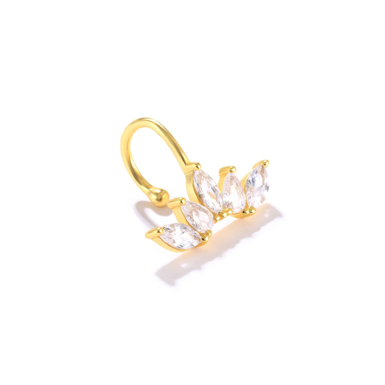 Alena – Boucles d'oreilles en or délicates au charme raffiné.