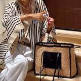 Chemise Rayée au Design Minimaliste