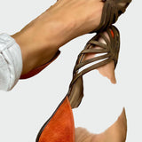 Sandales à découpes avec accents bicolores