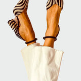 Escarpins à talons pointus en motif zèbre avec sangle