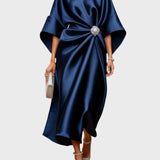 Robe Satinée avec Pli Latéral et Détail de Boucle
