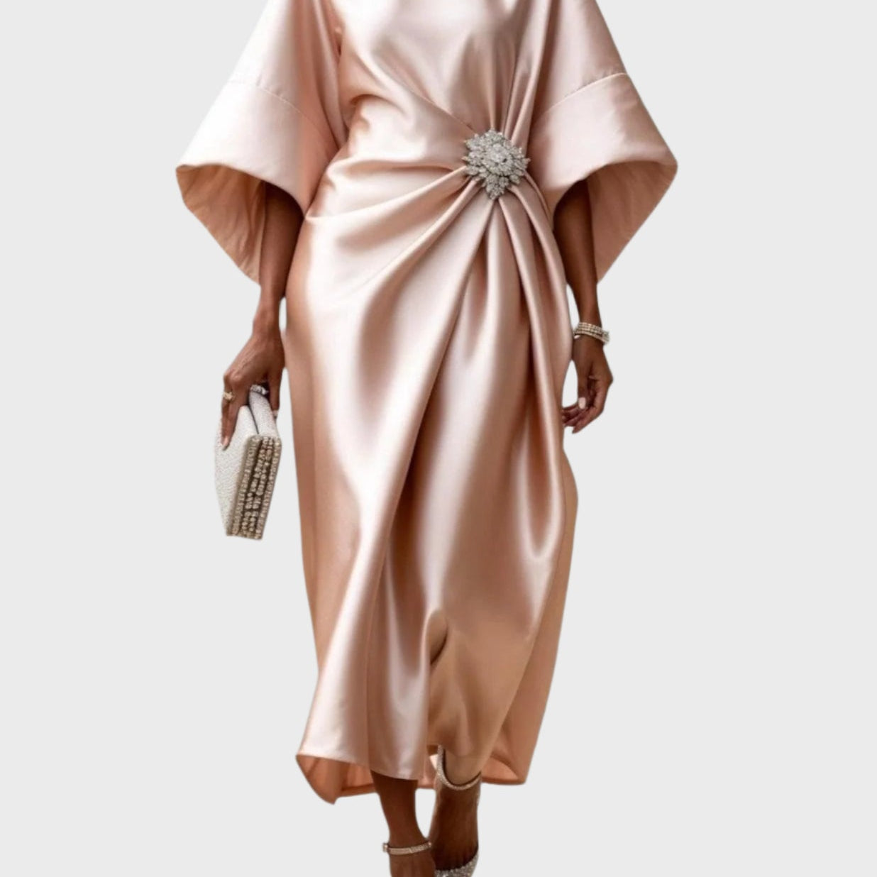 Robe Satinée avec Pli Latéral et Détail de Boucle