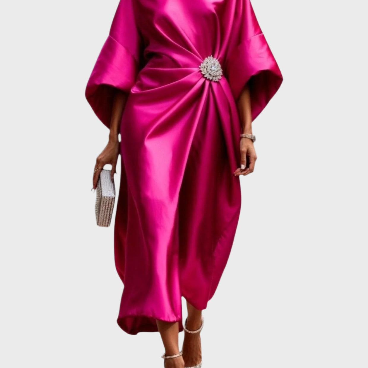 Robe Satinée avec Pli Latéral et Détail de Boucle