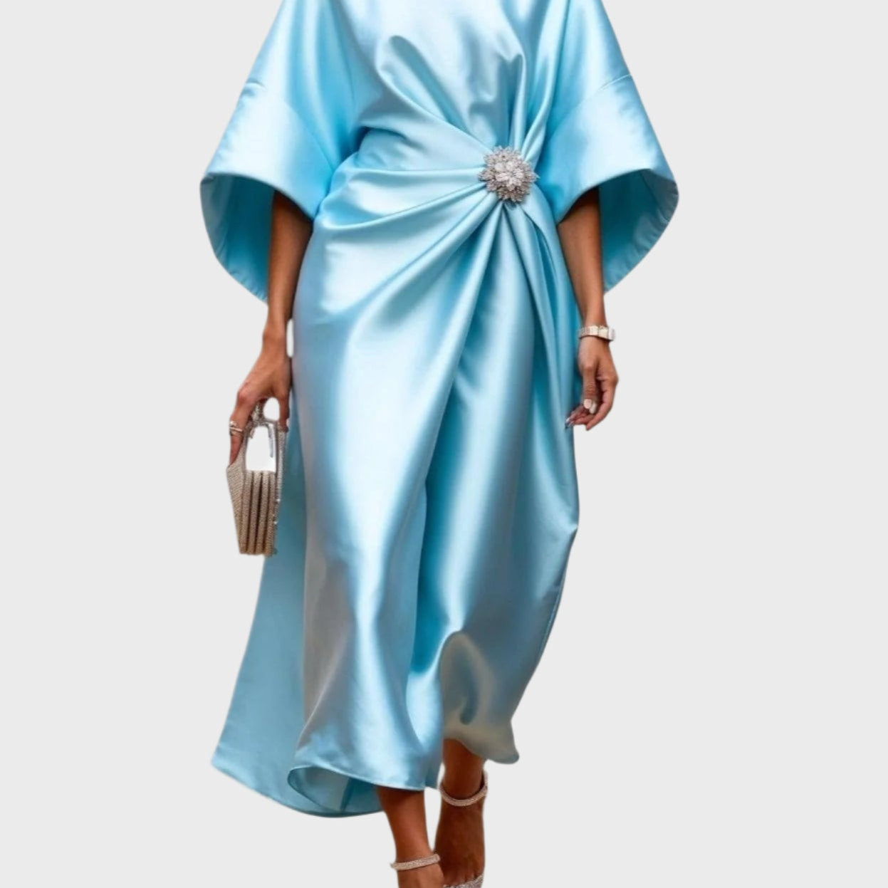Robe Satinée avec Pli Latéral et Détail de Boucle