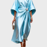 Robe Satinée avec Pli Latéral et Détail de Boucle