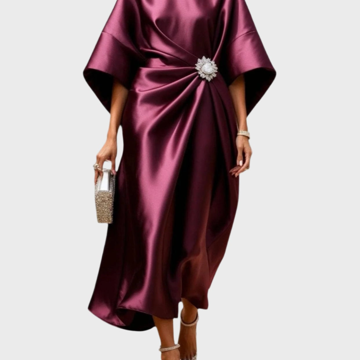 Robe Satinée avec Pli Latéral et Détail de Boucle