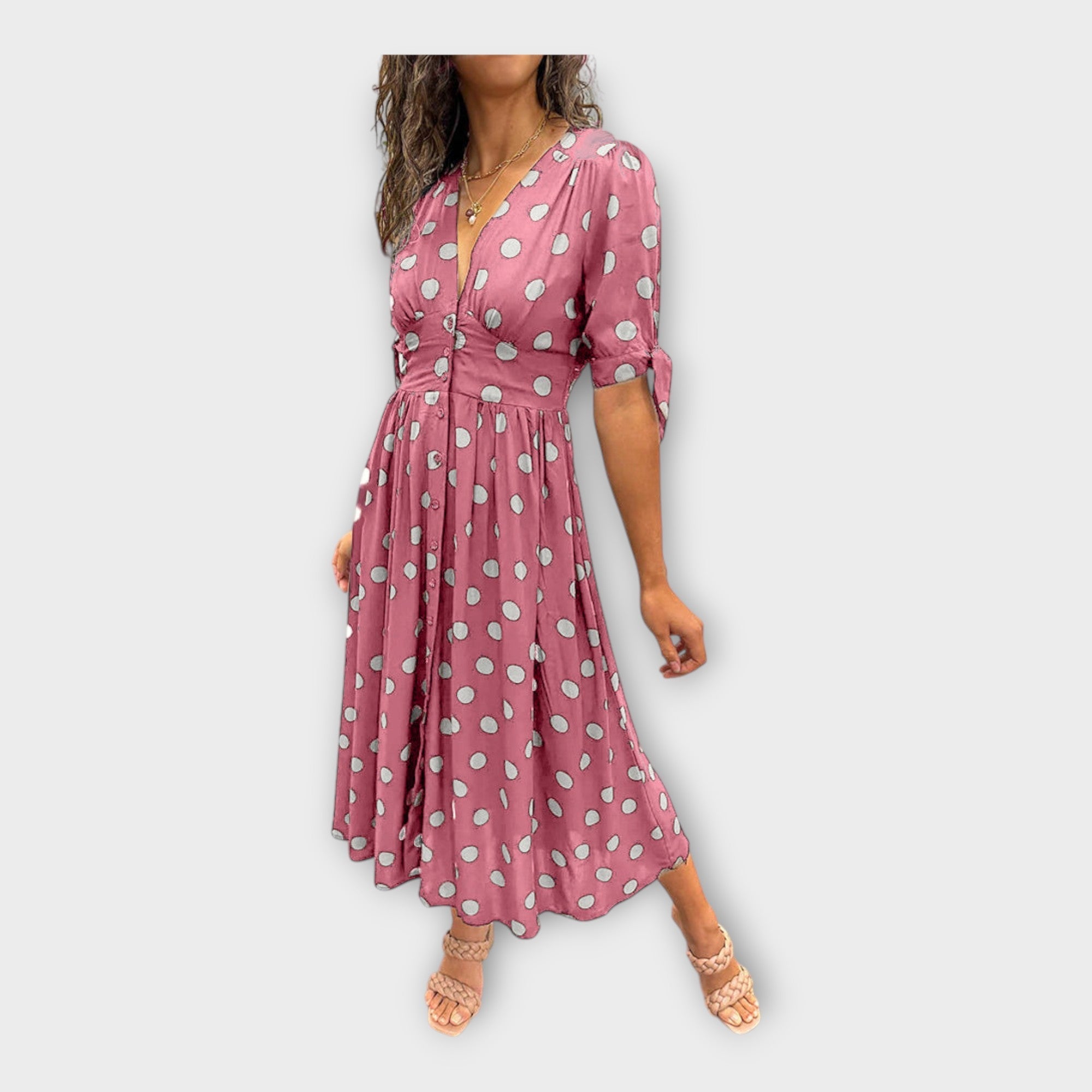 Robe chic au design contemporain avec une note classique