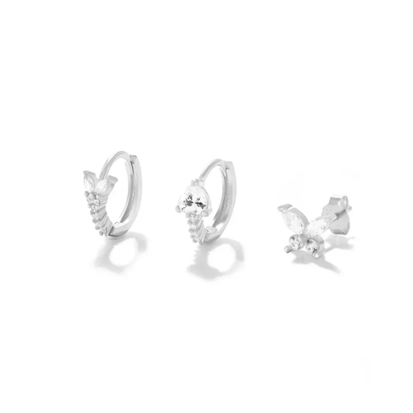 Eva-Marie – Boucles d'oreilles en or délicates au design fluide.