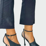 Escarpins à talon aiguille avec bride