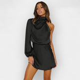 Robe Satinée à Design Asymétrique