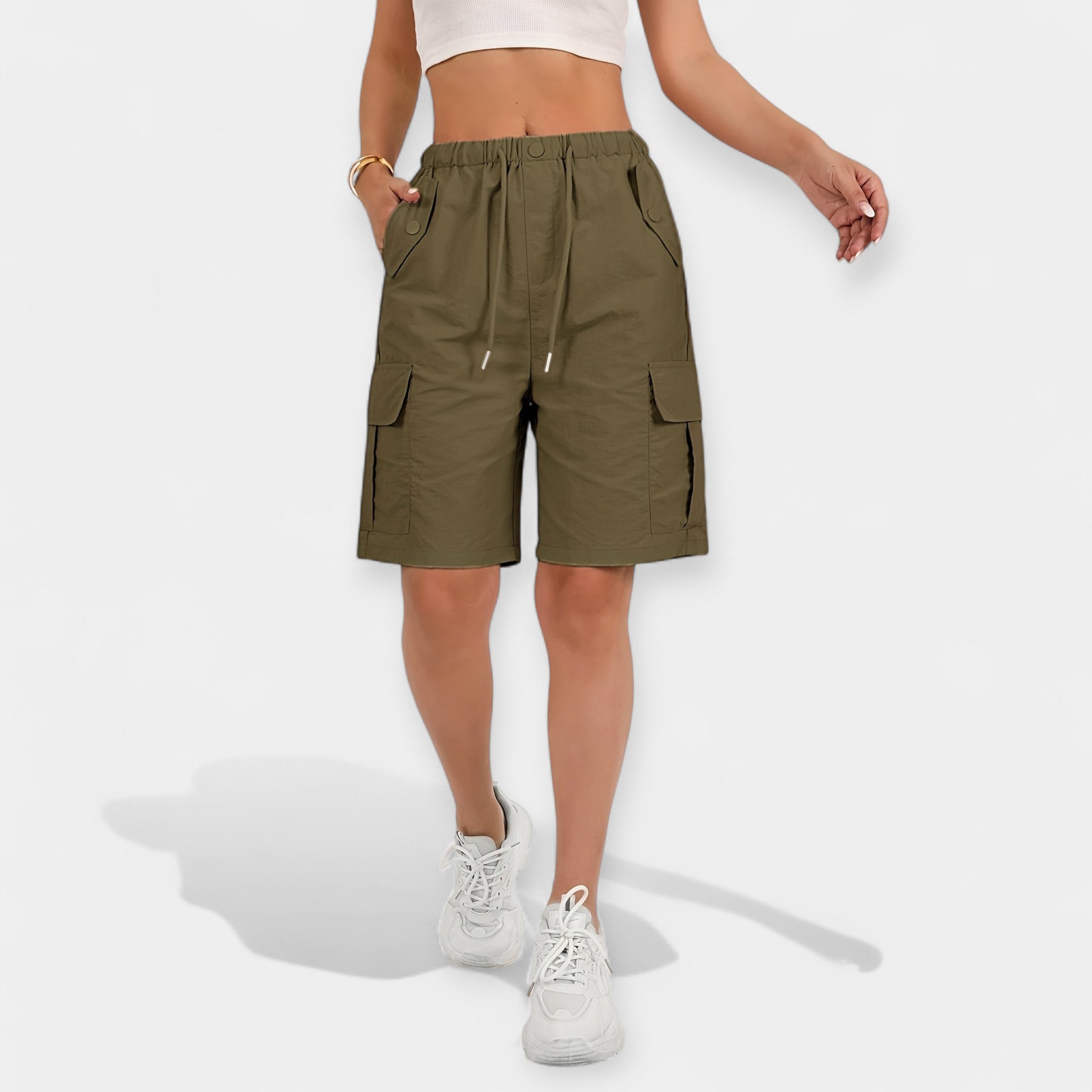 Shorts Cargo d'Été pour Femmes" can be rewritten as "Shorts Cargo Estivaux pour Femmes.