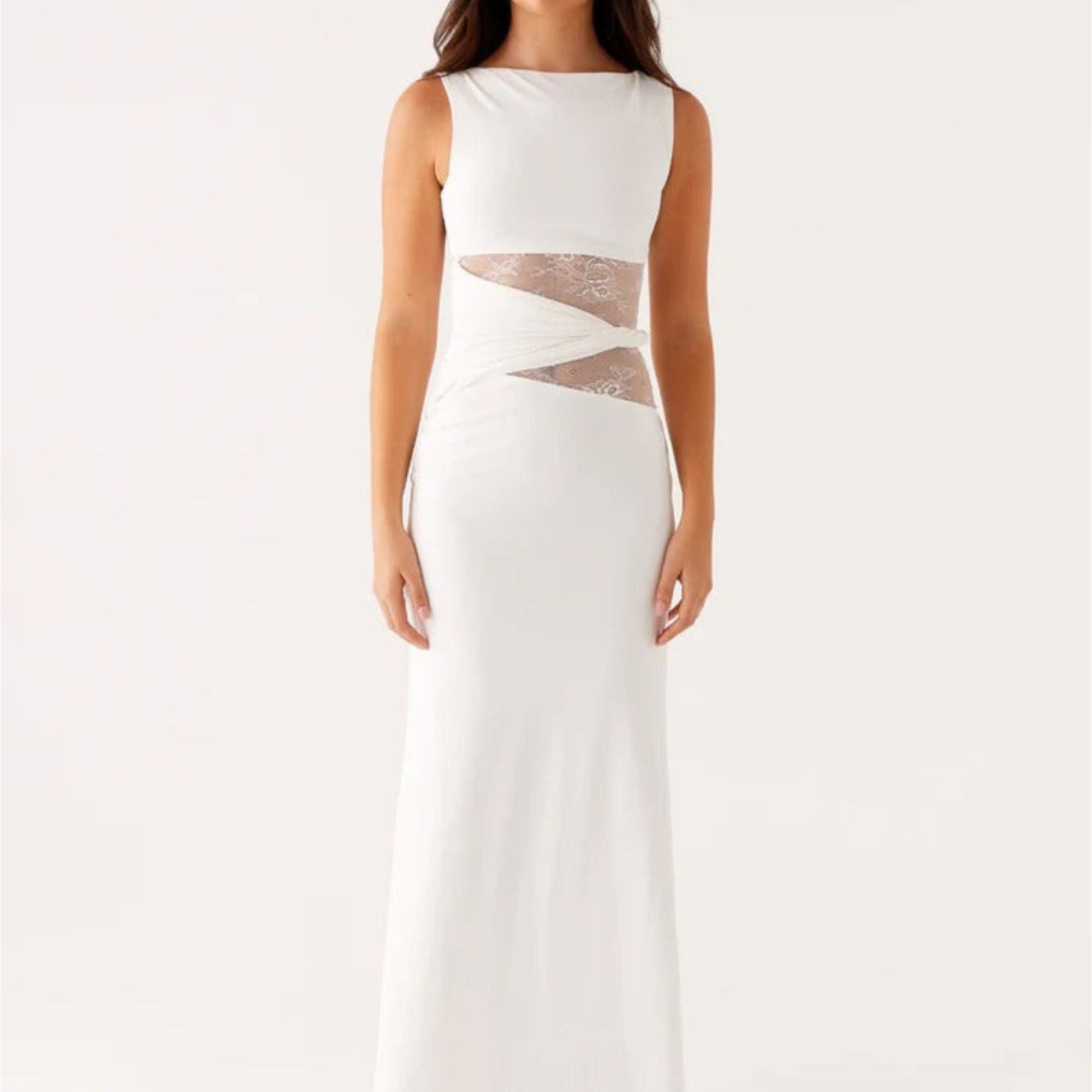 Leni - Robe maxi cintrée avec découpes subtiles et cordons