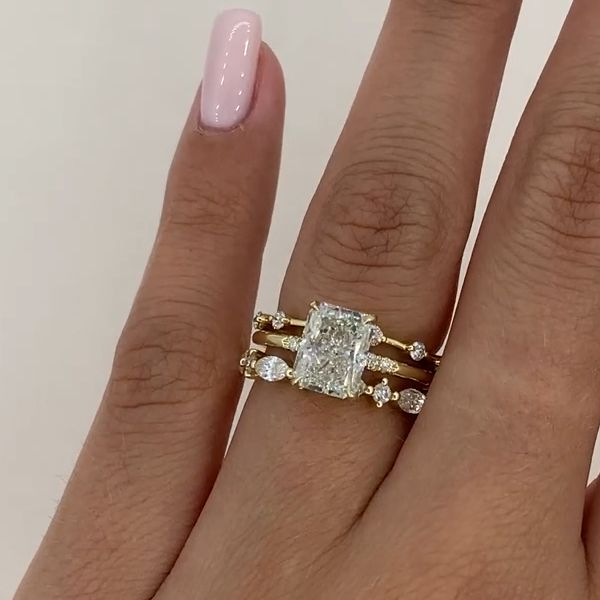 Nora – Bague en diamants à design superposé.