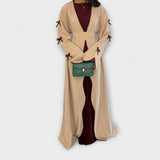 Cardigan Élégant et Robe à Rayures Décoratives