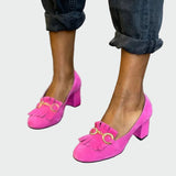 Escarpins avec franges et boucle dorée