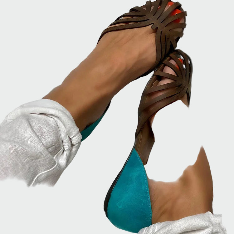 Sandales à découpes avec accents bicolores