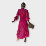 Robe en dentelle élégante au design sophistiqué