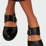 Ballerines ornées de boucle et de détails élégants