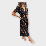 Robe chic au design contemporain avec une note classique