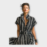 Robe longue au design minimaliste et élégant