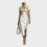 Robe ornée de délicates broderies