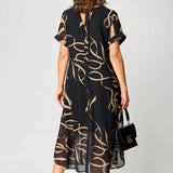 Robe Légère à Motifs Linéaires et Décolleté en V