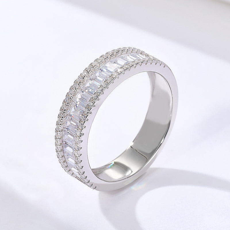 Beatrix – Bague double ornée de pavé scintillant.