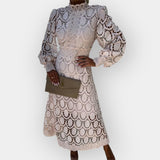 Robe Élégante avec Finitions en Dentelle