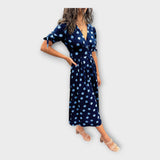 Robe chic au design contemporain avec une note classique