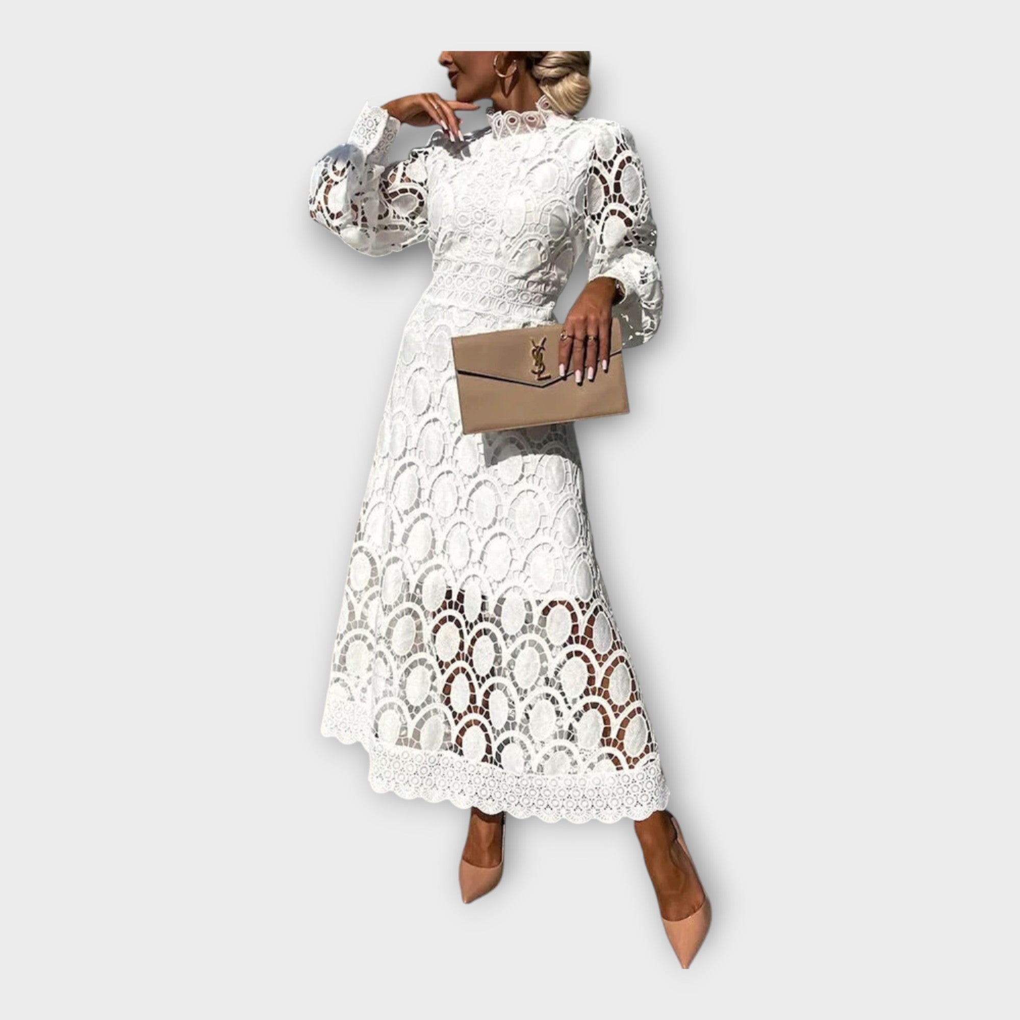 Robe en dentelle élégante au design sophistiqué