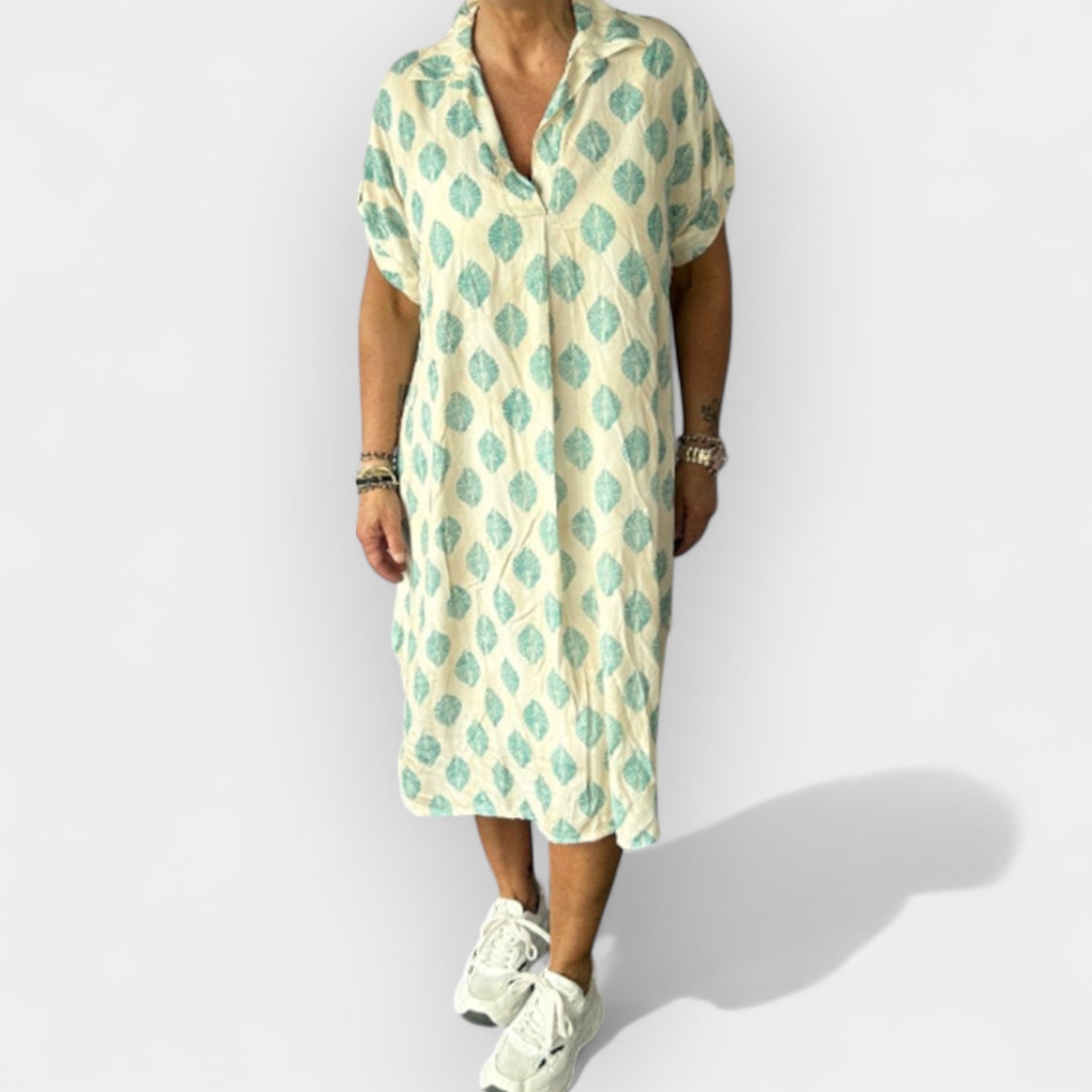 Robe d'été légère avec décolleté