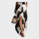 Robe longue chic au design contemporain et à l'élégance intemporelle