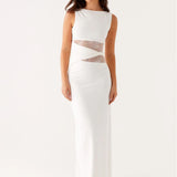 Leni - Robe maxi cintrée avec découpes subtiles et cordons