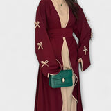 Cardigan Élégant et Robe à Rayures Décoratives