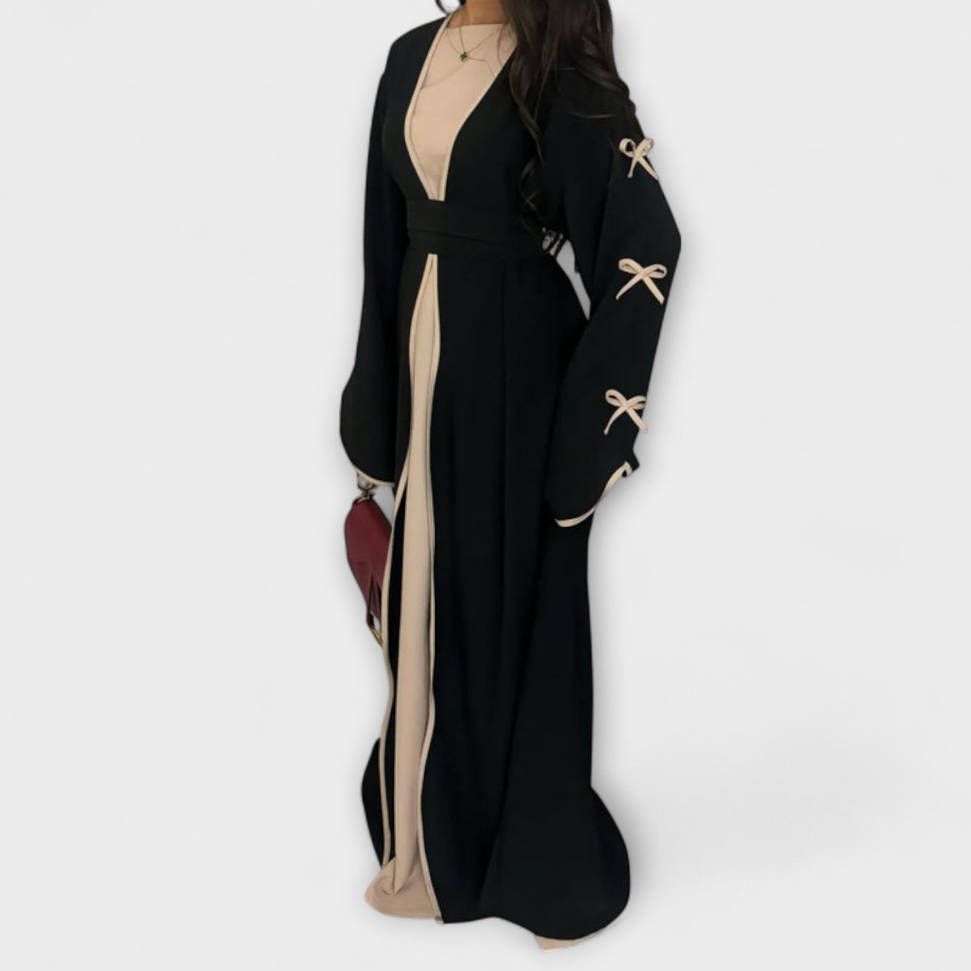 Cardigan Élégant et Robe à Rayures Décoratives