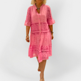 Robe en Dentelle à Manches et Fermeture Boutonnée