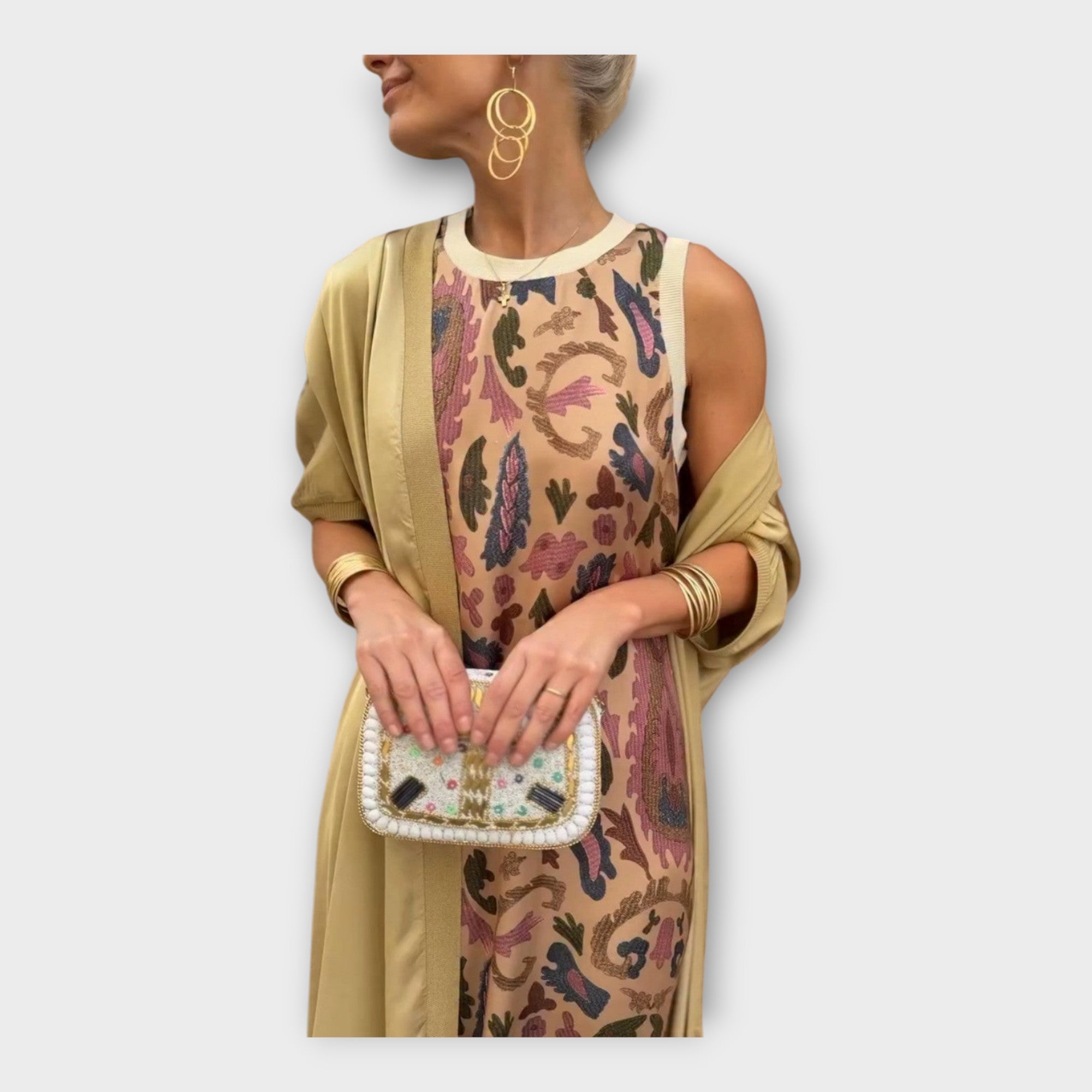 Maxi Robe à Motifs Contemporains