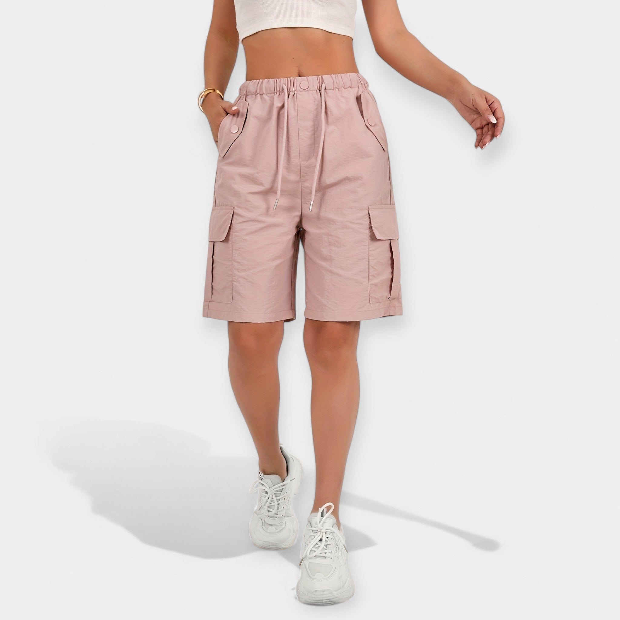 Shorts Cargo d'Été pour Femmes" can be rewritten as "Shorts Cargo Estivaux pour Femmes.