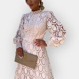 Robe Élégante avec Finitions en Dentelle