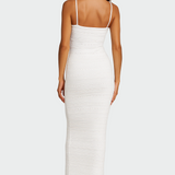 Robe Blanche Élégance Aérienne