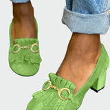 Escarpins avec franges et boucle dorée