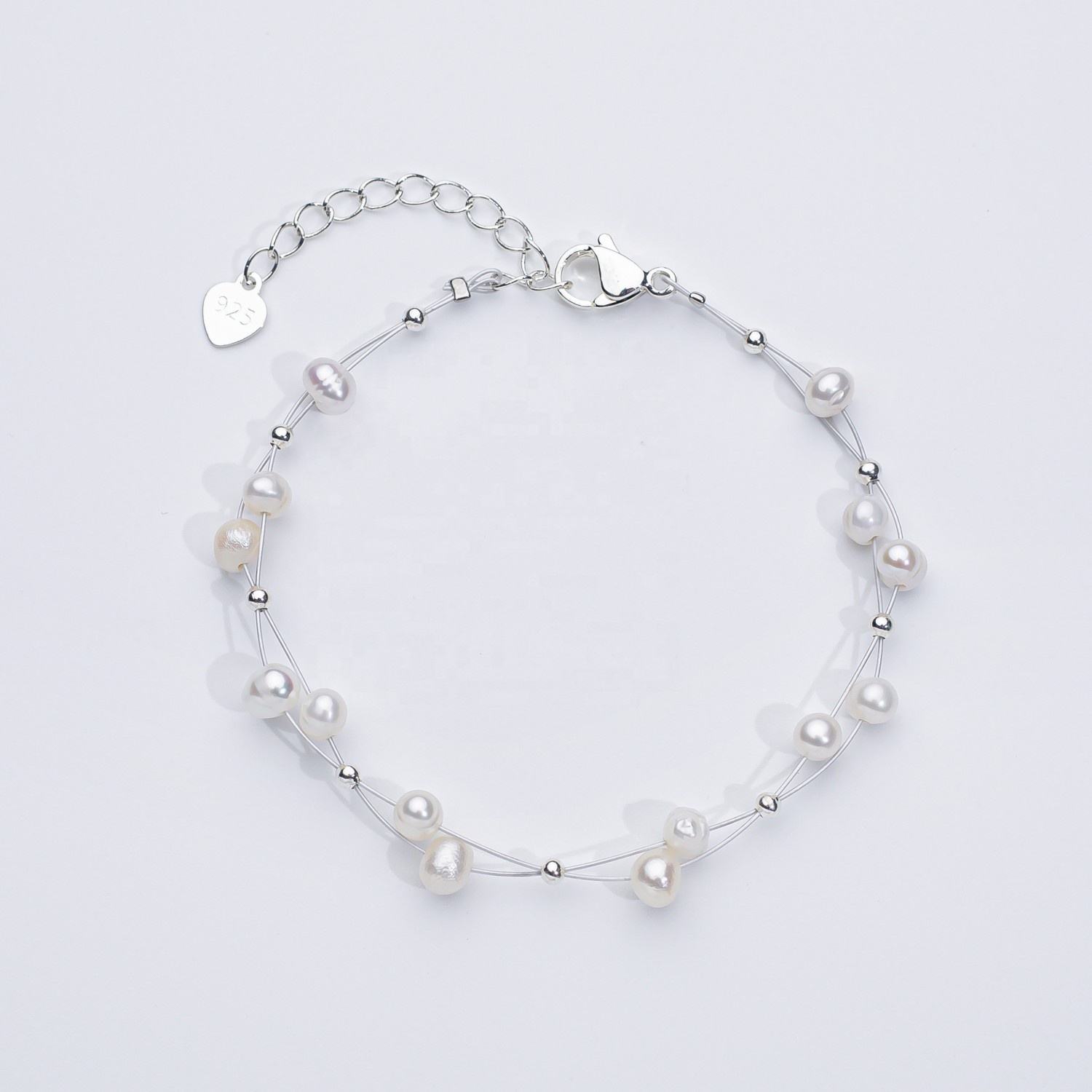 Marlena – Bracelet en or orné de perles.