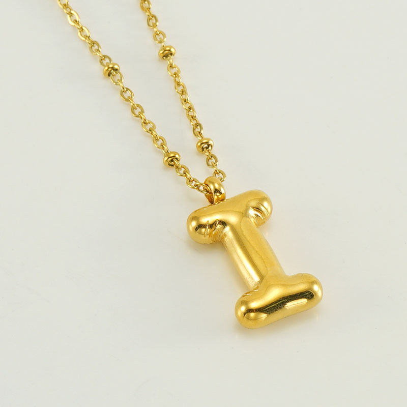 Irena – Collier doré avec pendentif en forme de lettre initiale