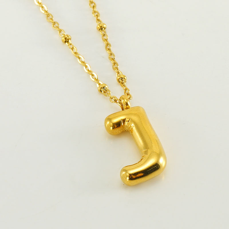 Irena – Collier doré avec pendentif en forme de lettre initiale