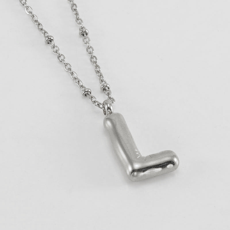 Irena – Collier doré avec pendentif en forme de lettre initiale