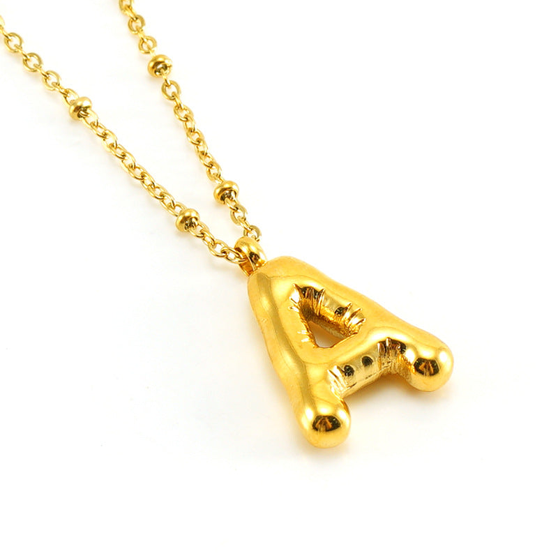 Irena – Collier doré avec pendentif en forme de lettre initiale